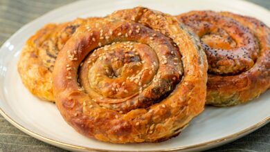 Sırrı Sosunda Saklı El Açması Tadında Börek Tarifi